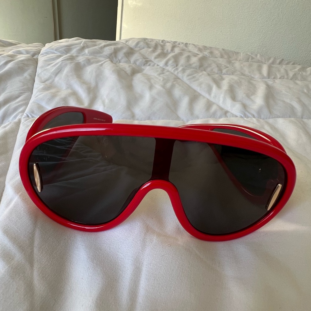 Loewe Paula’s Ibiza wave Red sunglasses - Picture 5 of 17